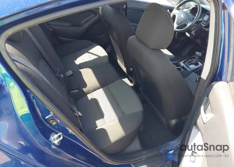 2018 Kia Forte Lx z USA, uszkodzony, nr VIN 3KPFK4A70JE221811